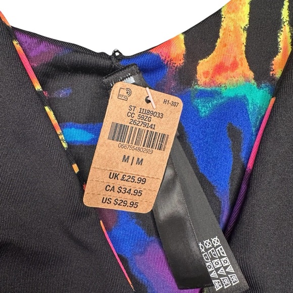 Victoria’s Secret PINK Active 4-Way Reversible Sports Bra – NWT – Size Medium - Picture 7 of 7